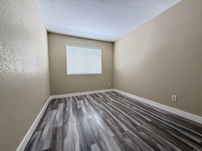 Building Photo - 6750 Del Rey Ave
