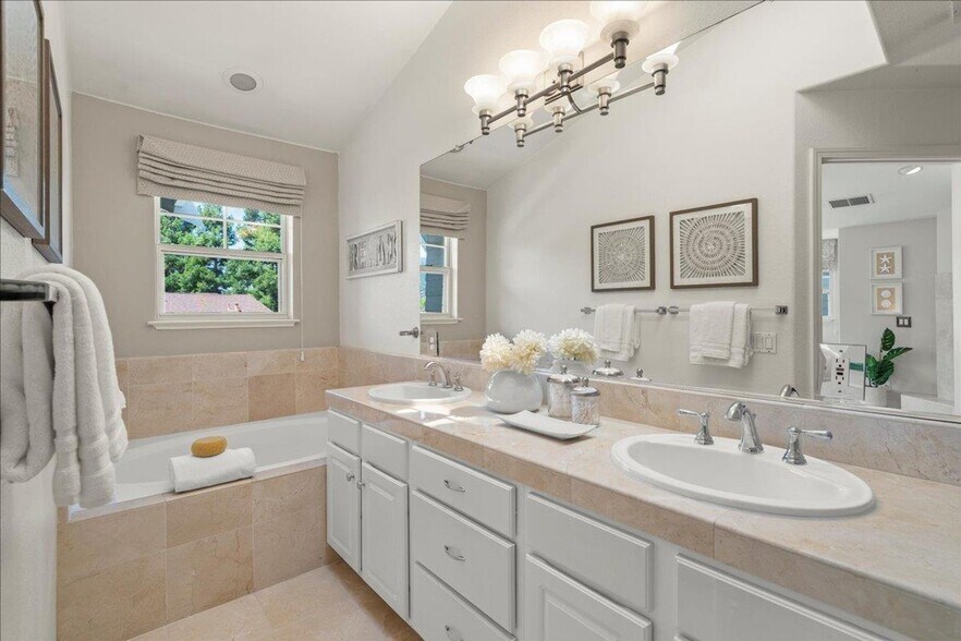 Building Photo - 182 Cuesta De Los Gatos