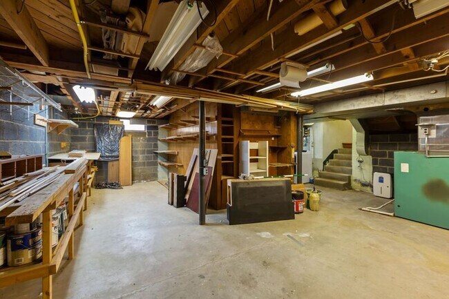 Building Photo - 1424 Brent St