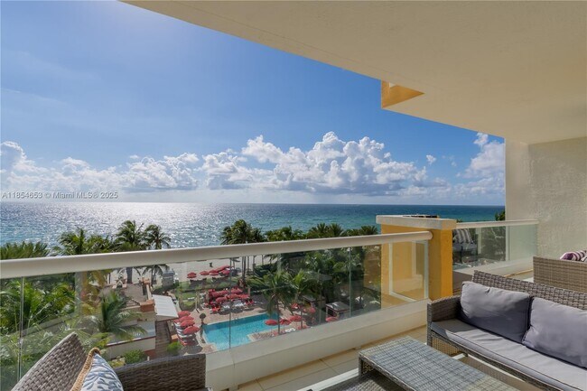 Building Photo - 17875 Collins Ave