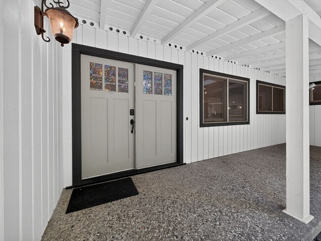 Building Photo - Gorgeous Single Level Home with Pool in Alamo Available Now!