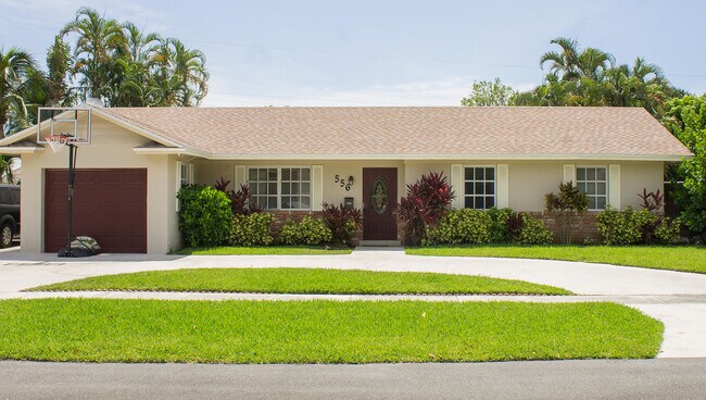 Primary Photo - 556 NW 15th Ct