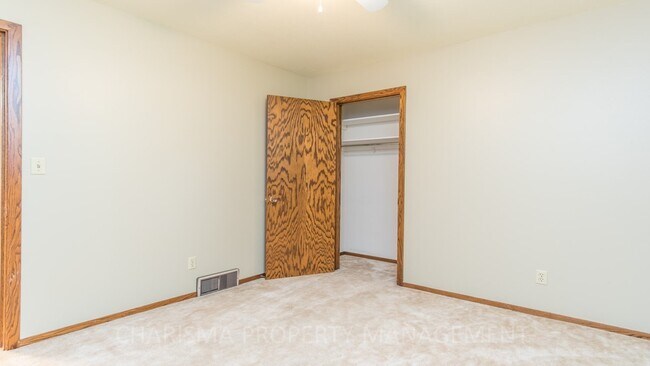 Building Photo - 1605 E 49th St
