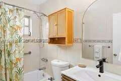 Building Photo - 108 SE 4th Terrace