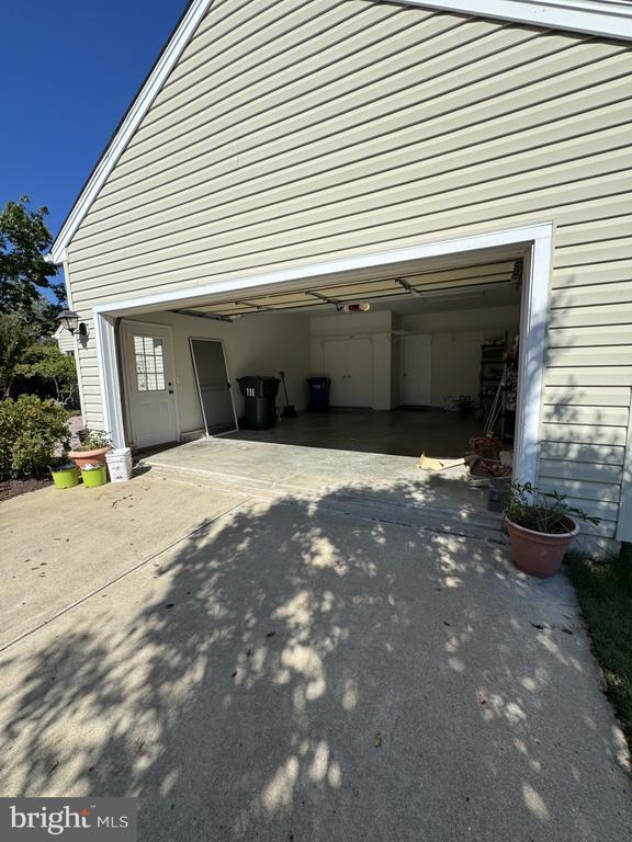 Building Photo - 7482 Jeffreys Way