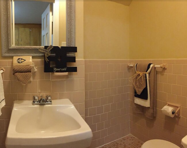 Building Photo - 4407 Victoria Blvd