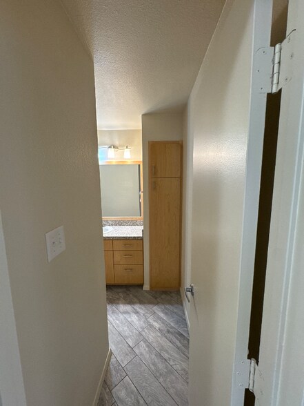 Building Photo - 618 Comal Ave