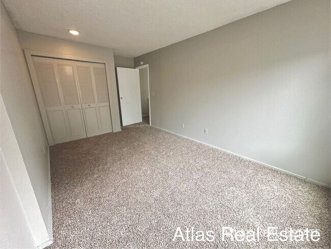 Building Photo - 4635 N Carefree Cir