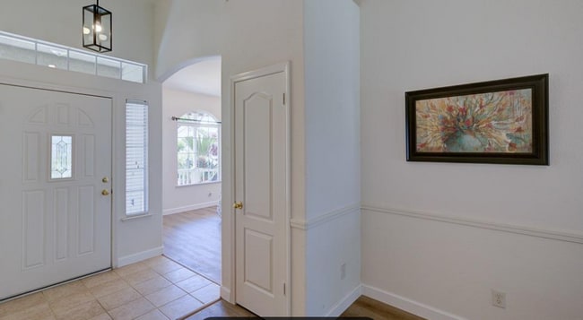 Building Photo - 2684 E Kelso Ave