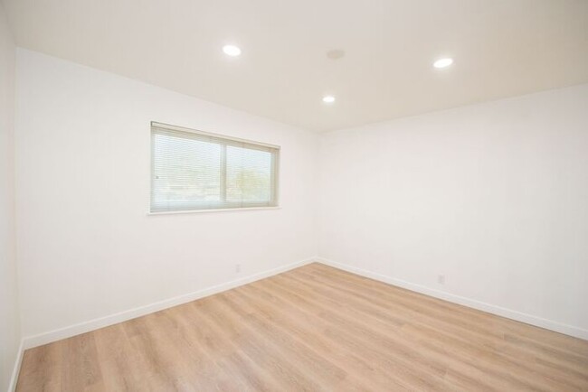 Building Photo - Mesa Verde | Recently Remodled 2 Bedroom A...