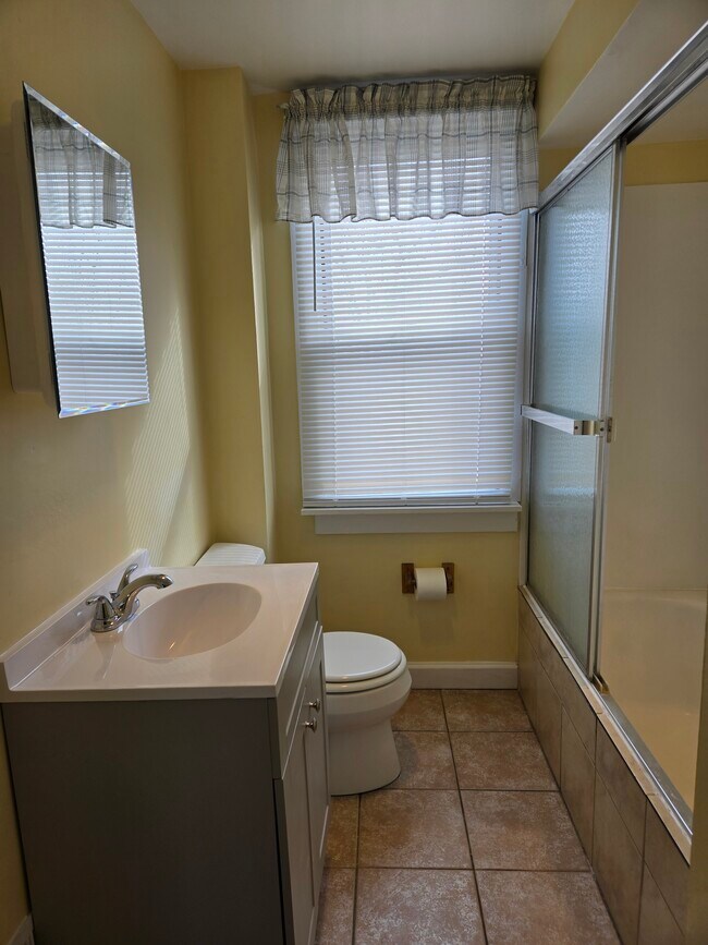 Building Photo - 2940 Brevard Ave