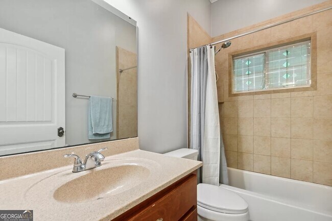 Building Photo - 124 Deerwood Village Dr