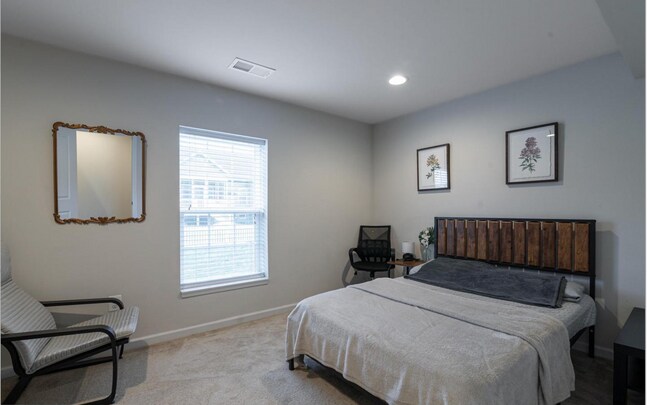 Building Photo - 1113 Long Farm Cir