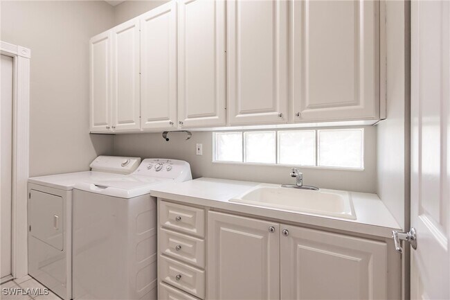 Building Photo - 3949 Isla Ciudad Ct
