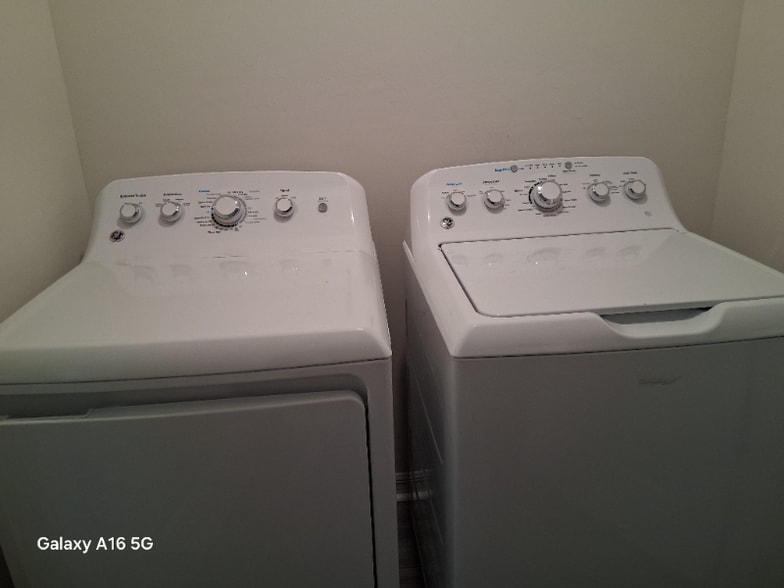 Building Photo - 1 Youngreen Dr