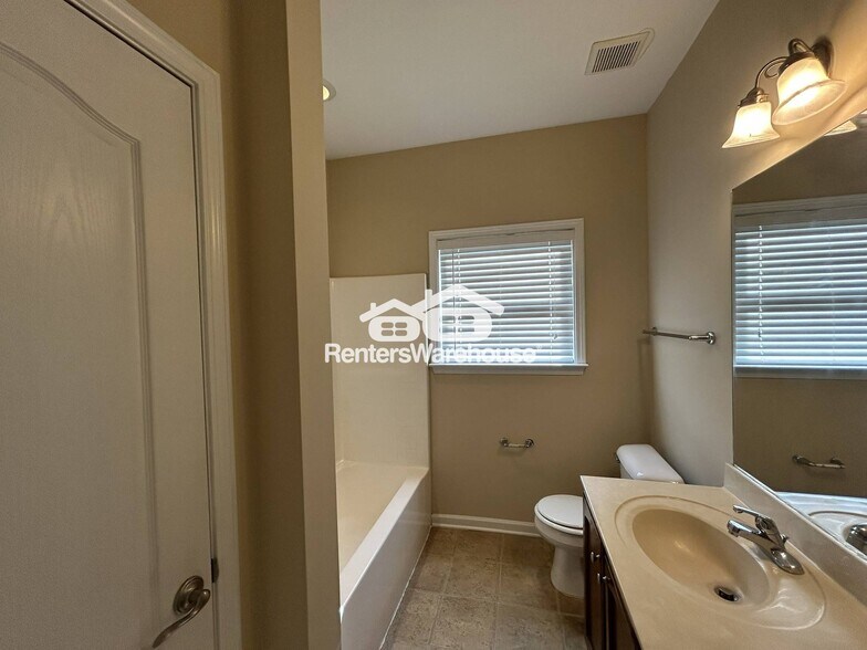 Building Photo - 6120 Edgefield Ln