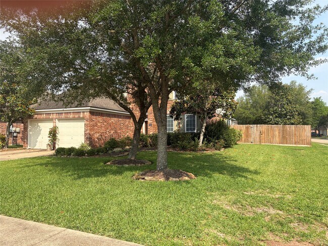 Building Photo - 2515 Silverton Bend
