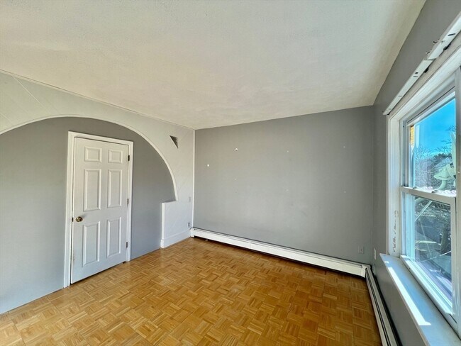 Building Photo - 18 Garland Ave