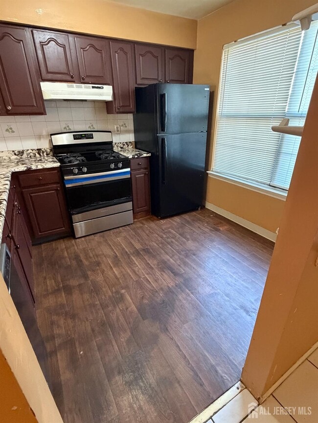 Building Photo - 1202 Woodbridge Commons Way