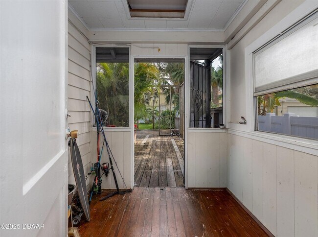 Building Photo - 121 Bellevue Ave