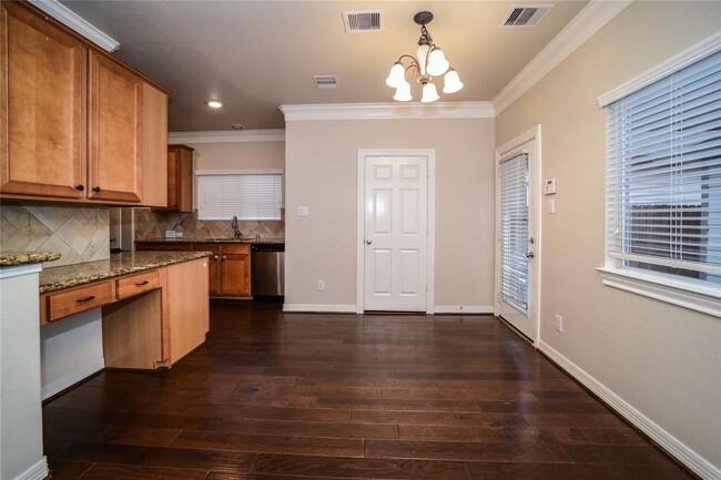 Building Photo - 3514 Clearview Cir