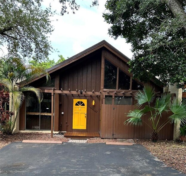 Primary Photo - 6131 NW 34th Way