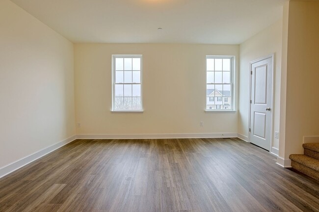 Building Photo - 3 Bedroom Townhome!