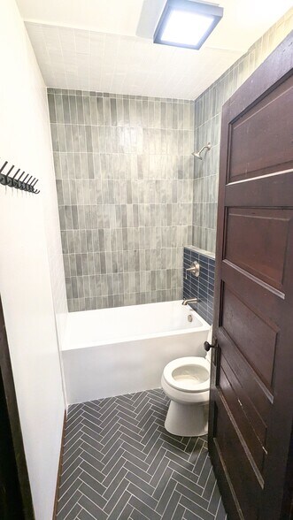 Bathroom - 308 S Broom St