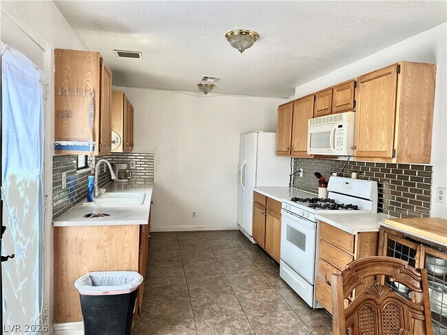 Building Photo - 4317 W Oakey Blvd
