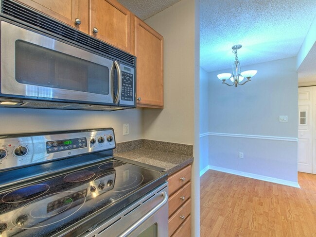 Building Photo - 209 Lake Brook Cir