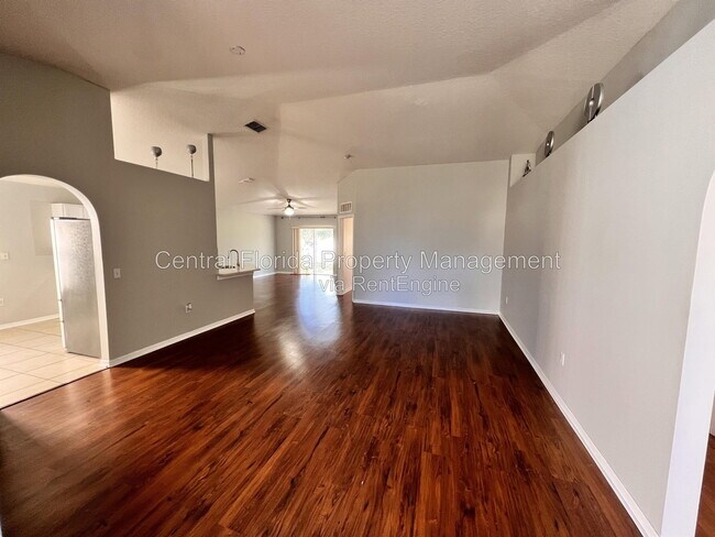Building Photo - 5647 Sycamore Canyon Dr