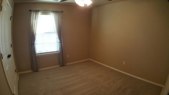 Building Photo - 7041 Cherokee Crossing West