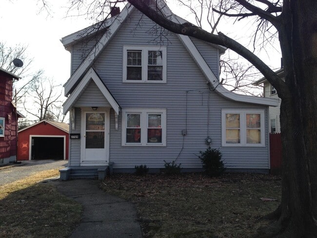 Building Photo - Updated 2 Bedroom NW Canton House for Rent