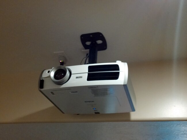 Building Photo - Spacious Alpine Home w/ Separate Basement ...