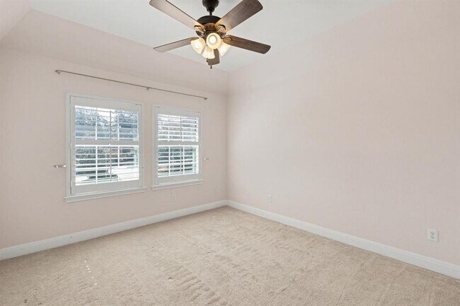 Building Photo - 121 Burgess Ln