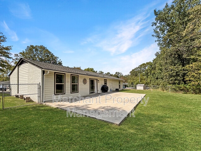 Building Photo - 5 Oak Hollow Ct