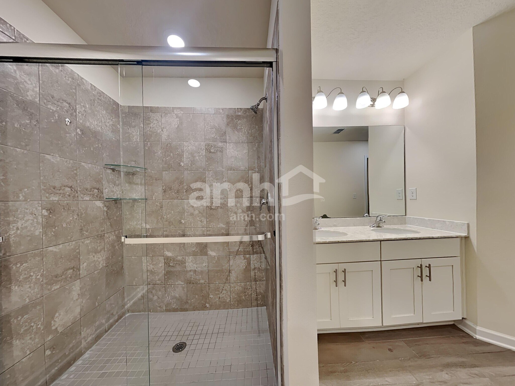 Building Photo - 297 N Hamilton Springs Rd