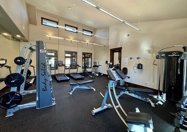 Building Photo - River Terrace townhome $500.00 off first full month of rent!