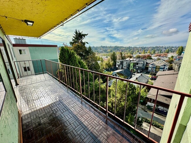 Building Photo - 3635 Fremont Ave N
