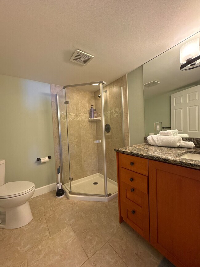 Building Photo - 5627 Illahee Road NE