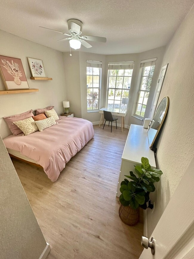 Building Photo - 1809 Belmont Pl