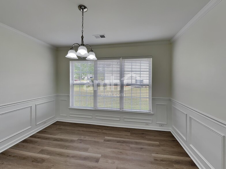 Building Photo - 9512 Chastain Walk Dr
