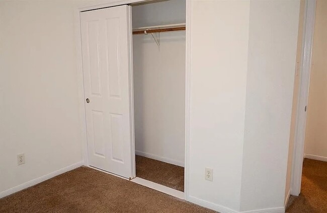 Building Photo - 63 Scarlet Woods Ct