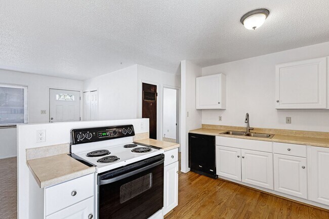 Building Photo - 2436 Launcelot Ct