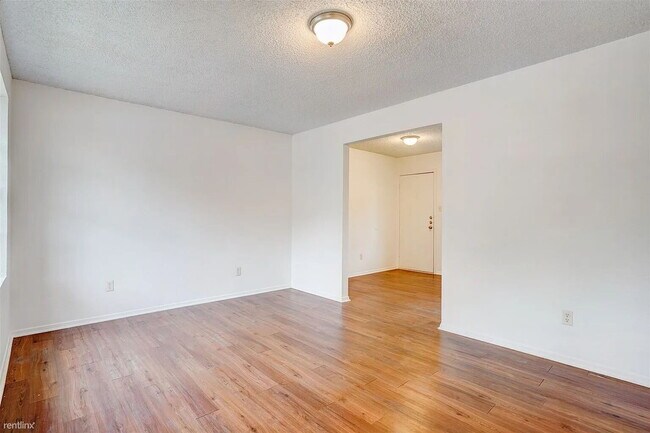 Building Photo - 714 Martindale Rd