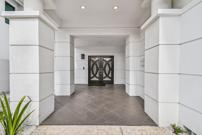 Building Photo - 24 Adalia Ave