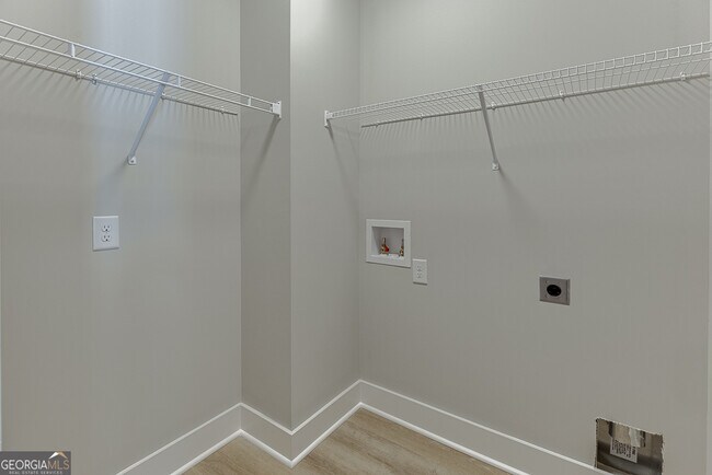 Building Photo - 110 Rains Rd