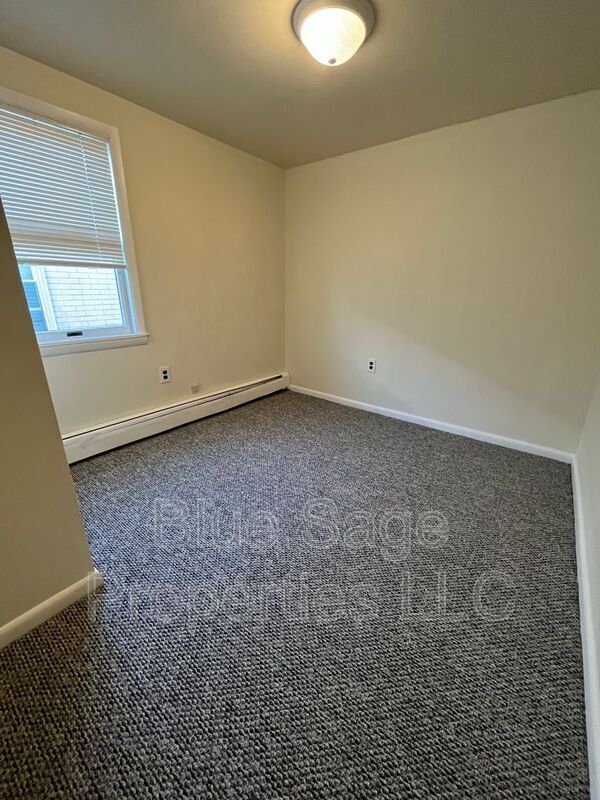 Building Photo - 1010 Yates Ave