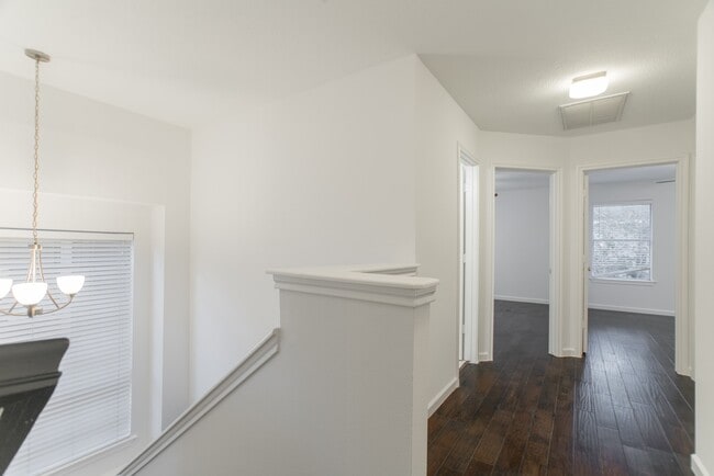 Building Photo - 226 Blushwood Pl