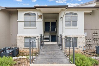 Building Photo - 6000 Shepherd Mountain Cove